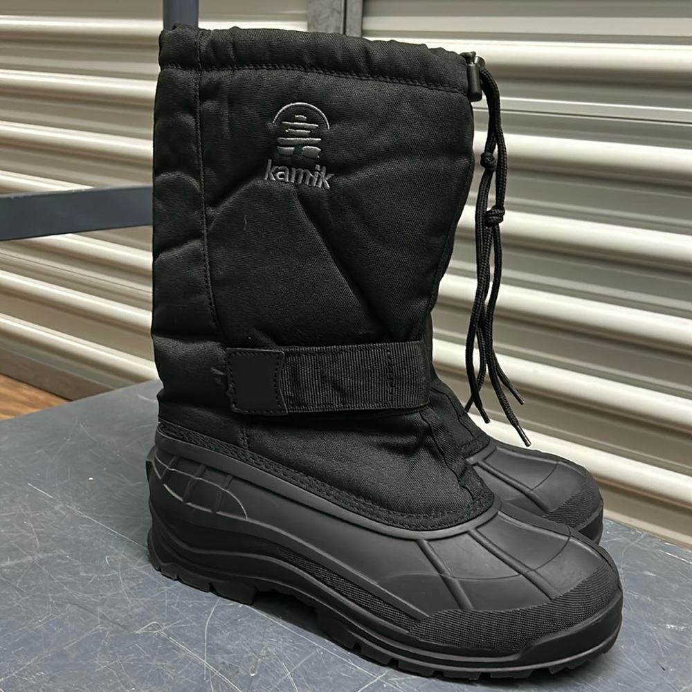 Great snow boots worn only once
